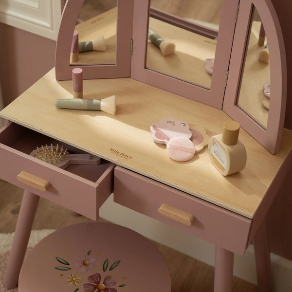 Little Dutch Dressing Table