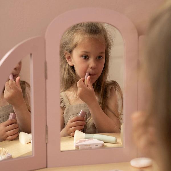 Little Dutch Dressing Table