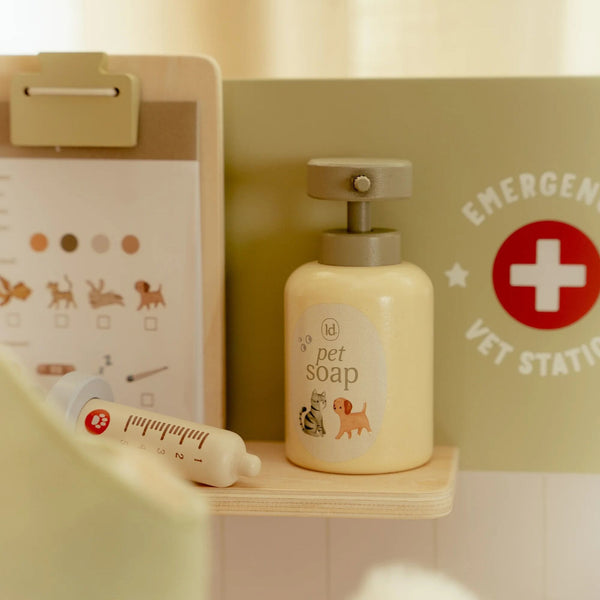 Little Dutch Wooden Veterinary Practice